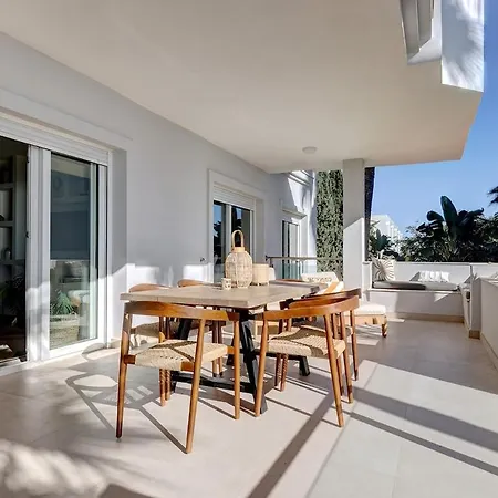 Diez In Spacious Balcony And Sea View 아파트 *