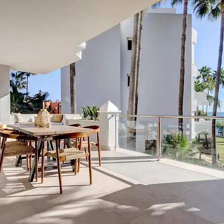 Diez In Spacious Balcony And Sea View *