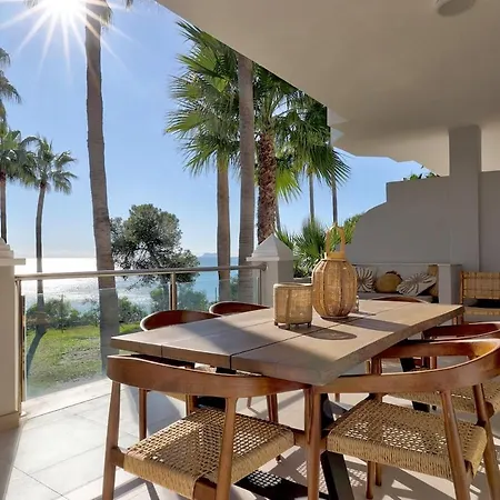 Diez In Spacious Balcony And Sea View Estepona