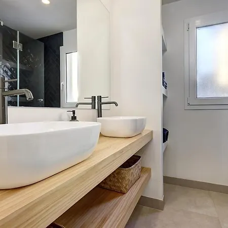 아파트 Diez In Spacious Balcony And Sea View 에스테포나