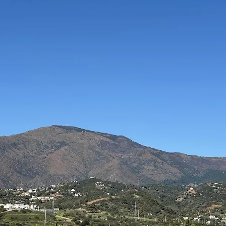 Apartment Gerenoveerd Diez: Groot Balkon & Zeezicht Estepona