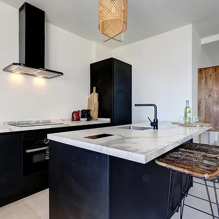 Diez In Spacious Balcony And Sea View * Estepona