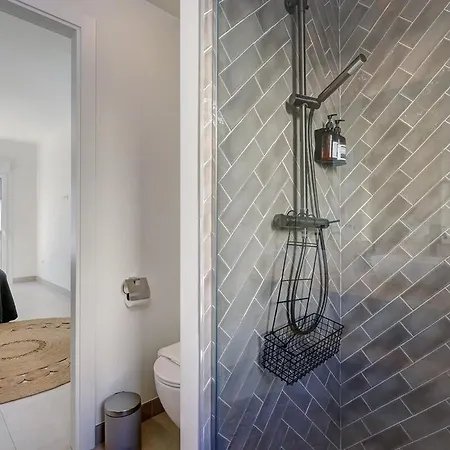 Diez In Spacious Balcony And Sea View 아파트