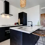 Diez In Spacious Balcony And Sea View * Estepona