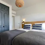 Apartment Diez In Spacious Balcony And Sea View *