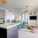 Apartment Diez In Spacious Balcony And Sea View Estepona