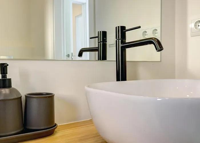 Diez In Spacious Balcony And Sea View Estepona