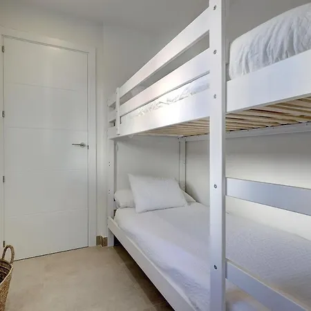 Diez In Spacious Balcony And Sea View Апартаменты Эстепона
