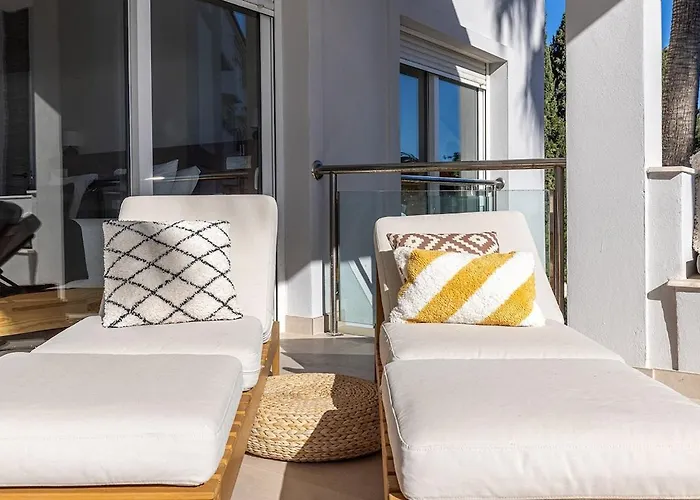 Diez In Spacious Balcony&sea View Apartamento Estepona